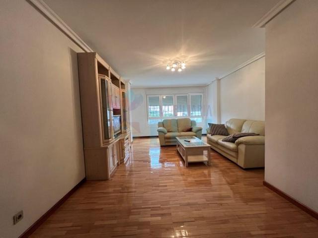 Piso en alquiler en Ourense photo 0