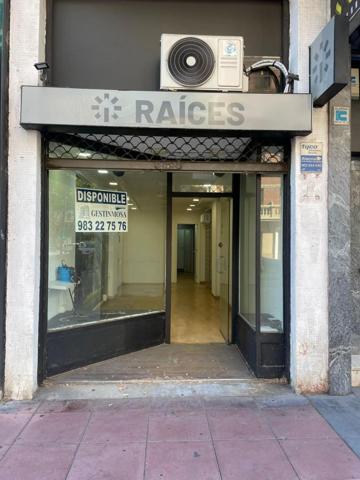 Local comercial en alquiler en Valladolid, Pº Zorrilla - Cuatro de Marzo photo 0
