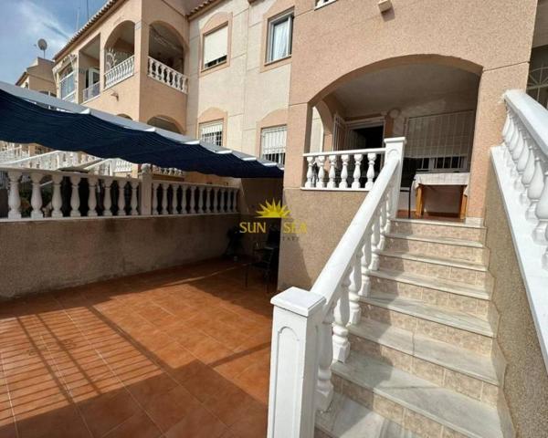 Apartamento en alquiler en Torrevieja, Los balcones photo 0