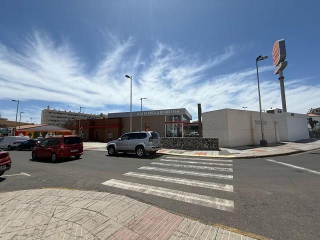 Local comercial en alquiler en San Bartolomé de Tirajana, San Fernando photo 0