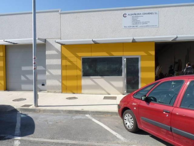 Local comercial en alquiler en Villatuerta, Polígonon industrial photo 0