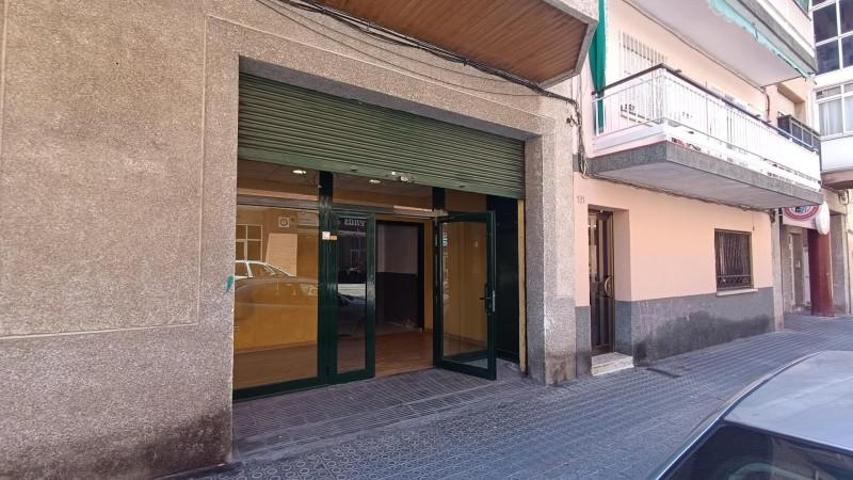 Local comercial en alquiler en Vilanova i la Geltrú, St. Joan photo 0