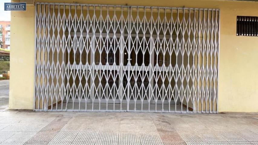 Local comercial en alquiler en Guadalajara, Pisos del rey photo 0