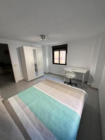 Piso en alquiler en Granada, Centro photo 0