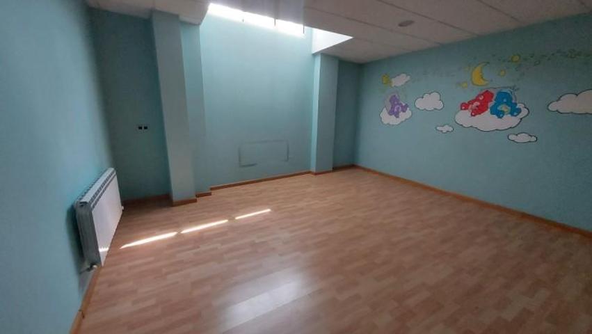 Local comercial en alquiler en León, Crucero photo 0