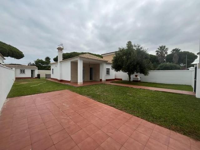 Chalet en alquiler en Chiclana de la Frontera, Los gallos photo 0