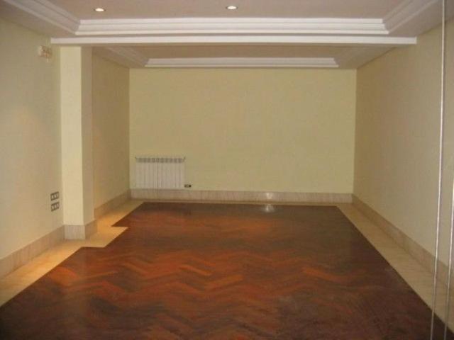 Local comercial en alquiler en Valladolid, San Juan photo 0