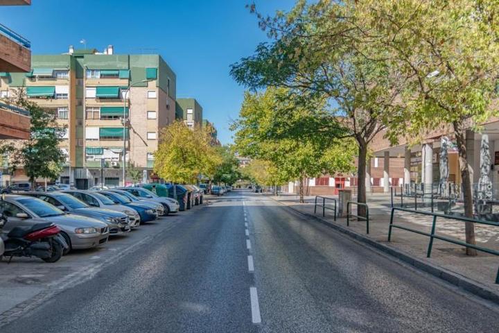 Piso en alquiler en Granada, Zaidín photo 0
