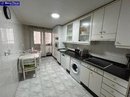 Piso en alquiler en Ponferrada, Alta photo 0