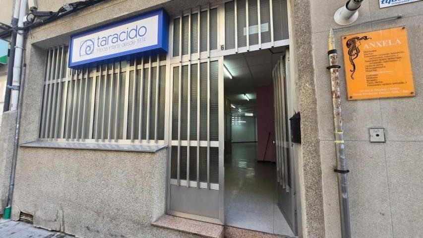 Local comercial en alquiler en A Coruña, A Coruña photo 0