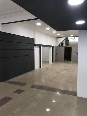 Local comercial en alquiler en Manresa, Carrer Barcelona photo 0