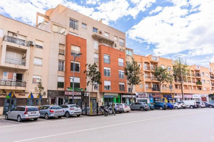 Local comercial en alquiler en Roquetas de Mar, Avenida Juan Carlos photo 0