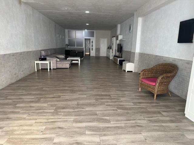 Local comercial en alquiler en Valencia, Sant Marcellí photo 0