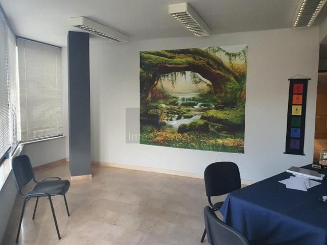 Oficina en alquiler en Lleida photo 0