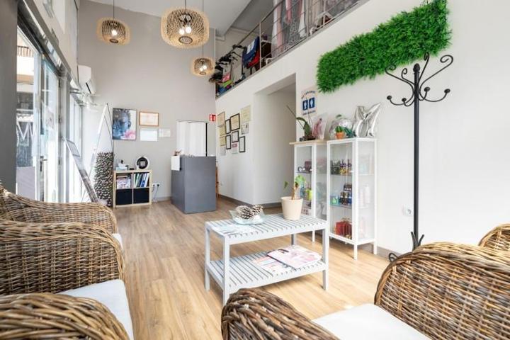 Local comercial en alquiler en Granada, Zaidin photo 0