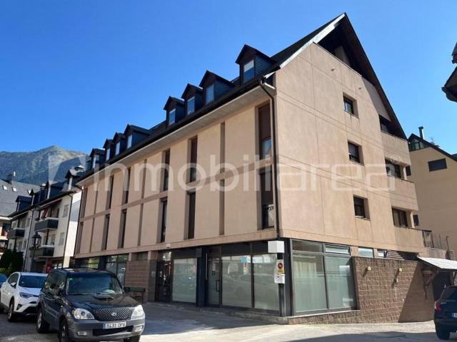 Local comercial en alquiler en Vielha e Mijaran photo 0