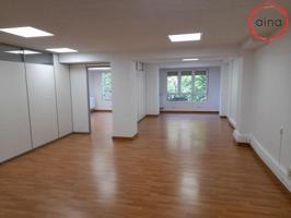Oficina en alquiler en Pamplona, Iturrama photo 0