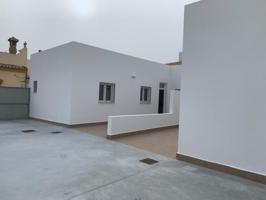 Adosada en alquiler en Chiclana de la Frontera, La Banda - Campo de Fútbol photo 0