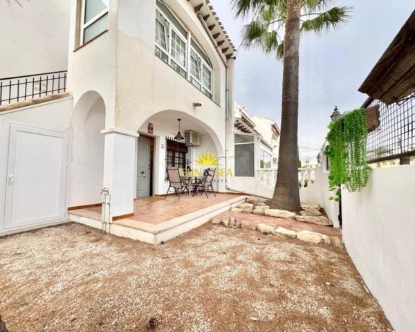 Adosada en alquiler en Torrevieja, Nueva Torrevieja - Aguas Nuevas photo 0