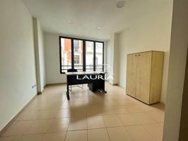 Oficina en alquiler en Valencia, 46002, ciutat vella photo 0