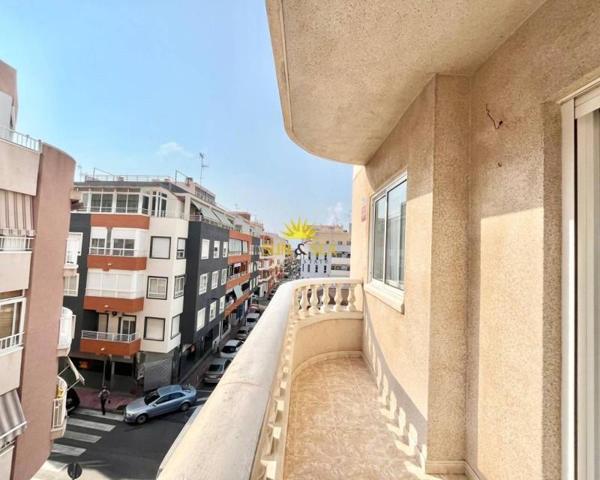 Apartamento en alquiler en Torrevieja, Playa del Cura photo 0