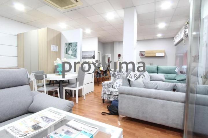 Local comercial en alquiler en Sevilla, Avenida de las Ciencias photo 0