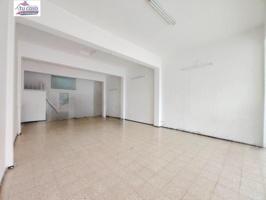 Local comercial en alquiler en Moya, Moya Casco photo 0
