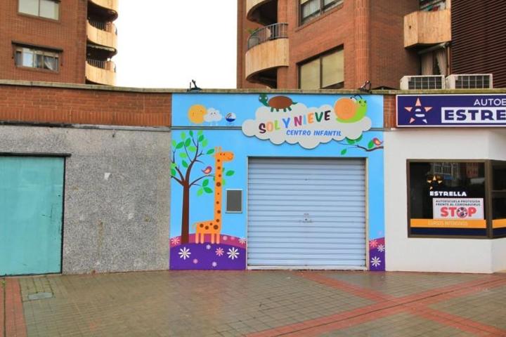 Local comercial en alquiler en Valladolid, Parquesol photo 0