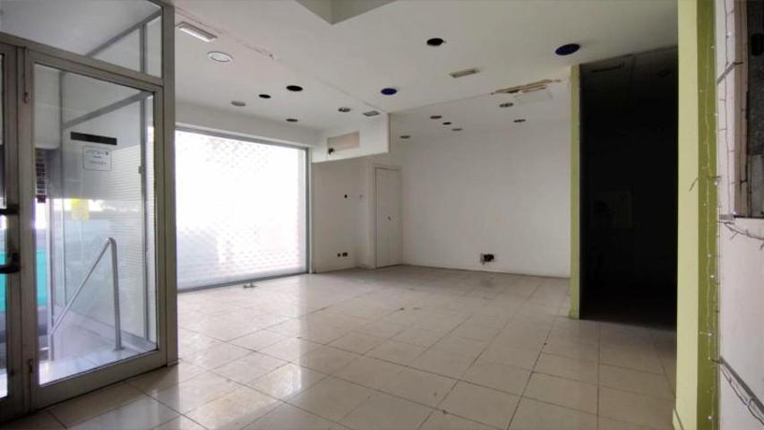 Local comercial en alquiler en Rubí, Mercat photo 0