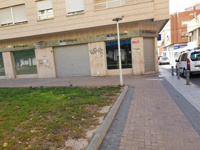 Local comercial en alquiler en Elda, Gran avenida photo 0