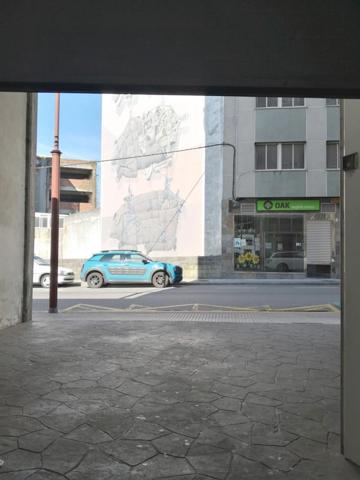 Local comercial en alquiler en Carballo, Gran vía photo 0