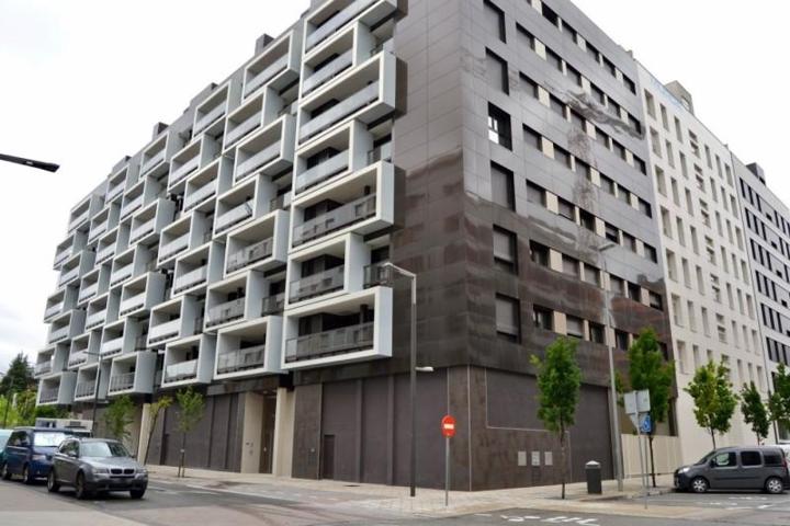 Local comercial en alquiler en Pamplona, Lezkairu photo 0