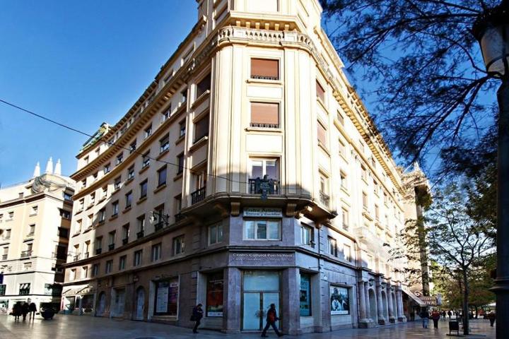 Oficina en alquiler en Granada, Puerta Real photo 0