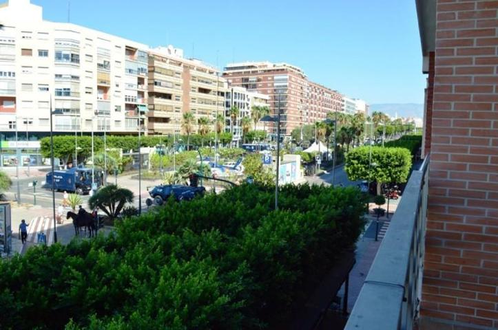 Piso en alquiler en Almería, Altamira photo 0