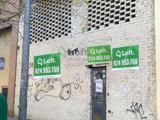 Local comercial en alquiler en Badajoz photo 0