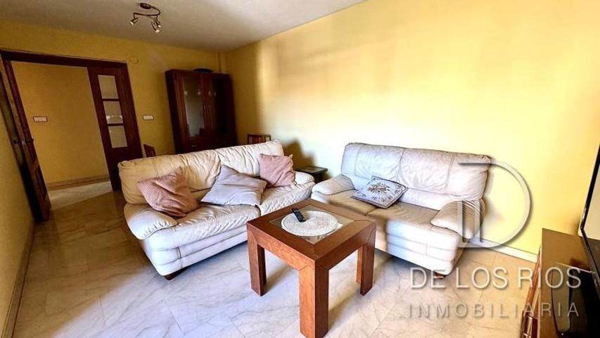 Apartamento en alquiler en Granada, Maestro Faus, 18008 photo 0