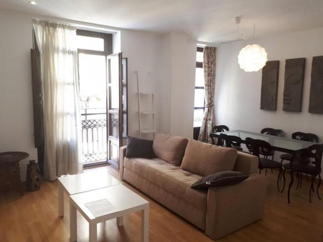 Piso en alquiler en Valencia, Ciutat Vella photo 0