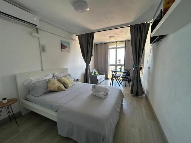 Apartamento en alquiler en Torremolinos, La Carihuela photo 0