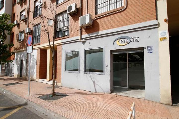 Local comercial en alquiler en Badajoz, Jardines del guadiana photo 0