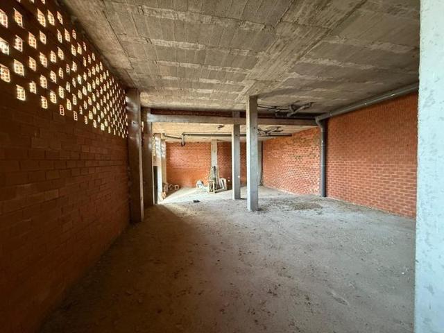 Local comercial en alquiler en Cáceres, NUEVO CACERES photo 0