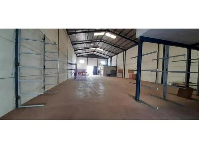 Nave industrial en alquiler en Malpartida de Cáceres photo 0