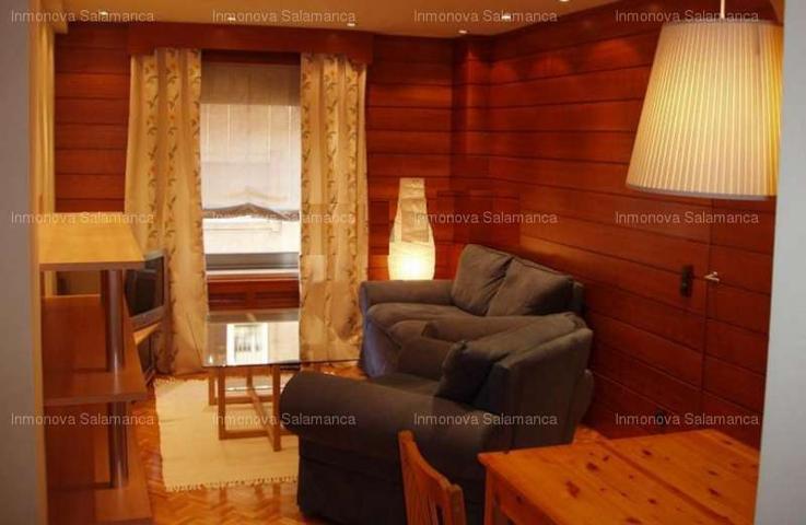 Apartamento en alquiler en Salamanca, Centro photo 0