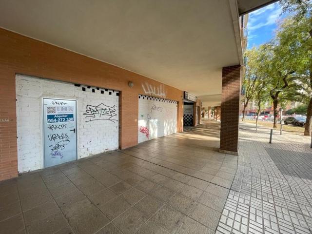 Local comercial en alquiler en Sevilla, Sevilla Este photo 0