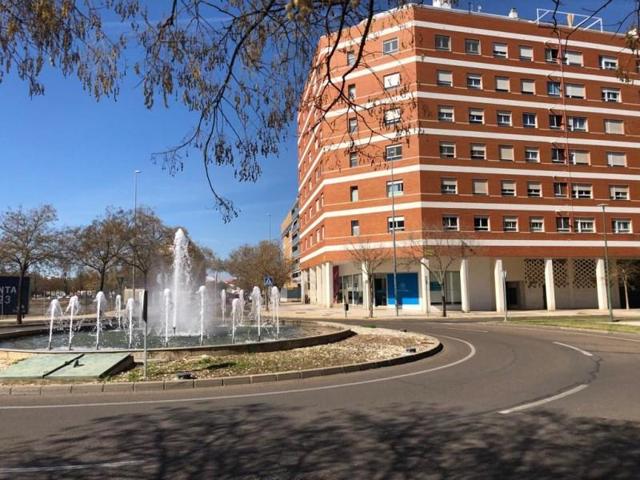 Local comercial en alquiler en Badajoz photo 0