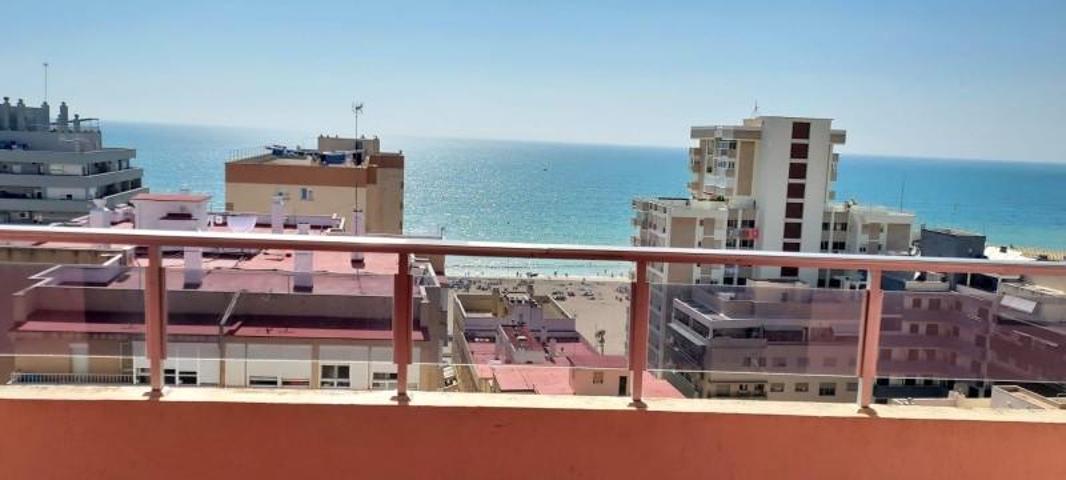 Piso en alquiler en Cádiz, Avenida photo 0