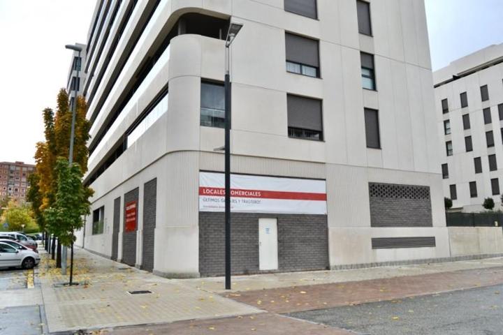 Local comercial en alquiler en Pamplona, Lezkairu photo 0