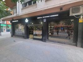 Local comercial en alquiler en Granada, Arabial photo 0