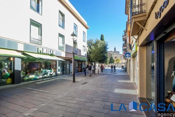 Local comercial en alquiler en Sant Cugat del Vallès, Sant Francesc photo 0