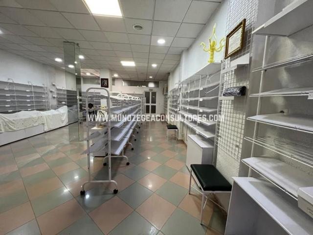 Local comercial en alquiler en Lucena, Calle el Peso, 14900 photo 0