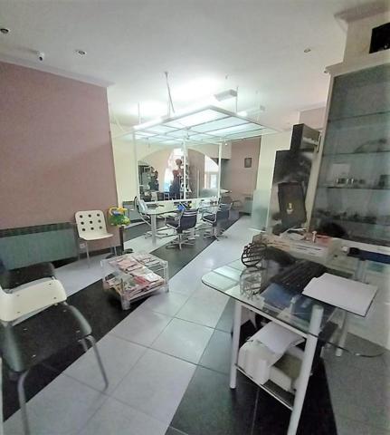 Local comercial en alquiler en Vitoria-Gasteiz, Los Pintores photo 0